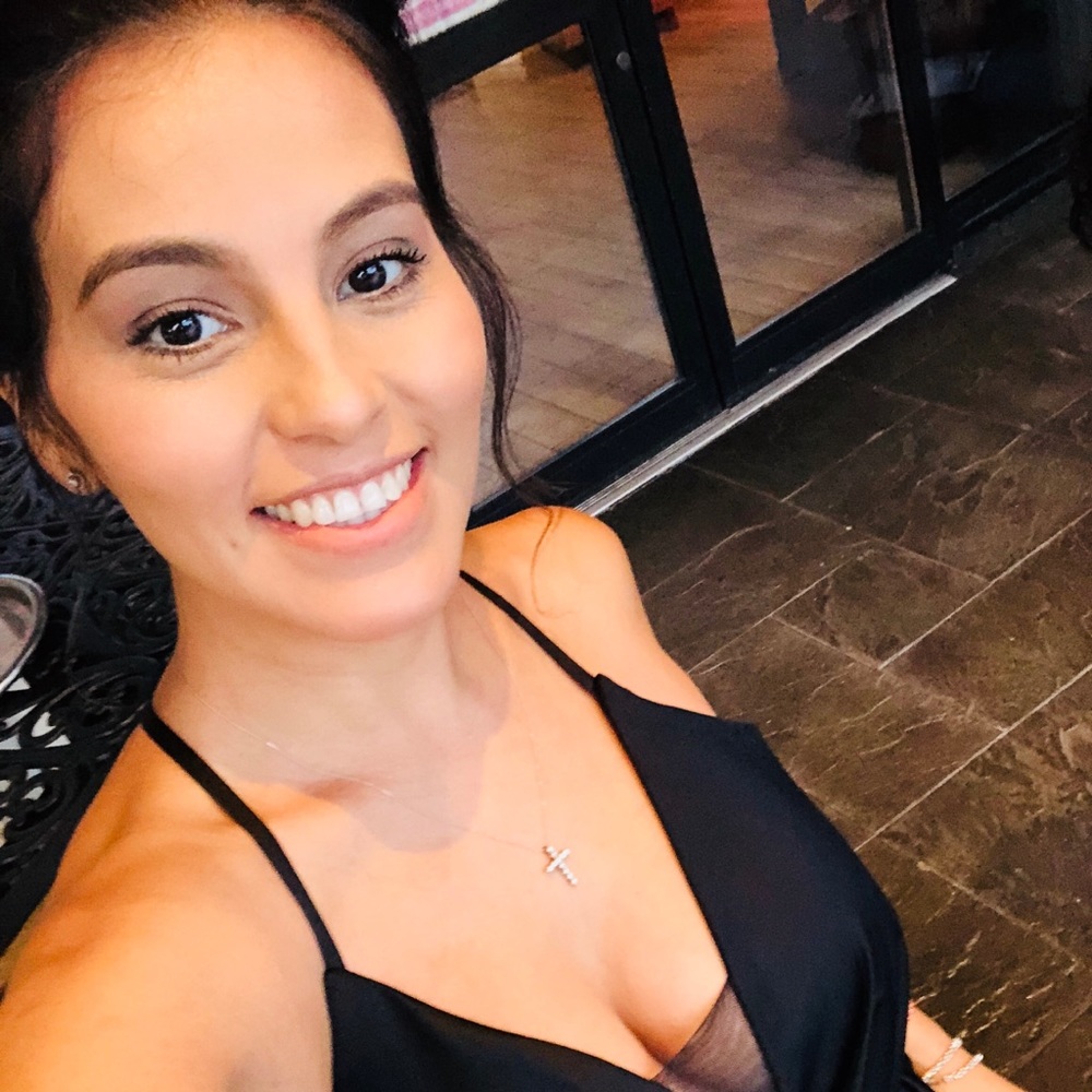 Meet your Posher, Yessica